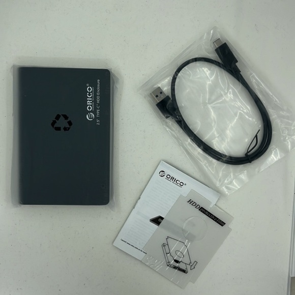 Fast Data Transfer ORICO® LEADING TECHNOLOGY USB3.0 Type C 2.5" HDD‎ Enclosure - Picture 1 of 3